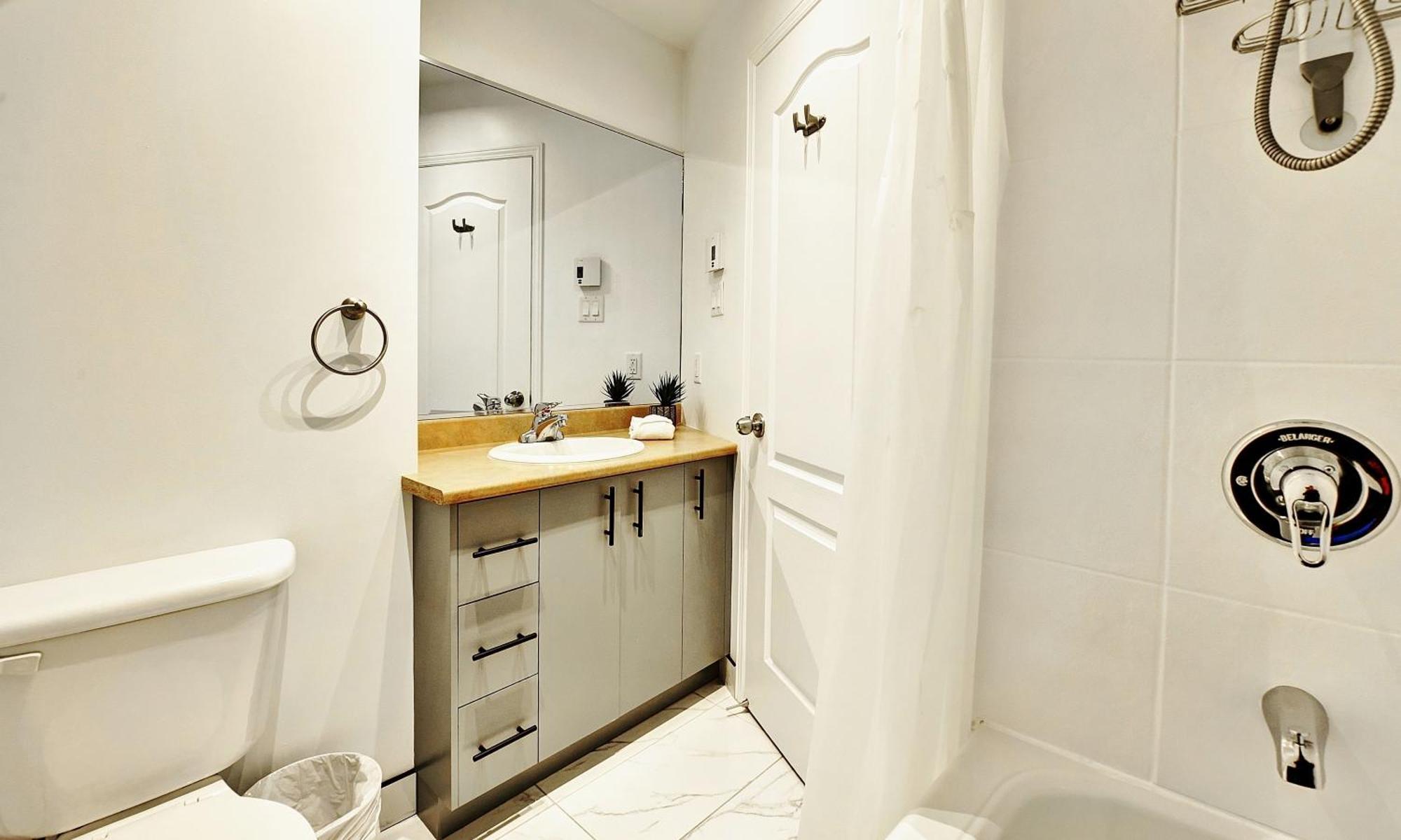 Condo 305 33 Chemin Du Hameau By Les Chalets Alpins Stoneham Exterior photo